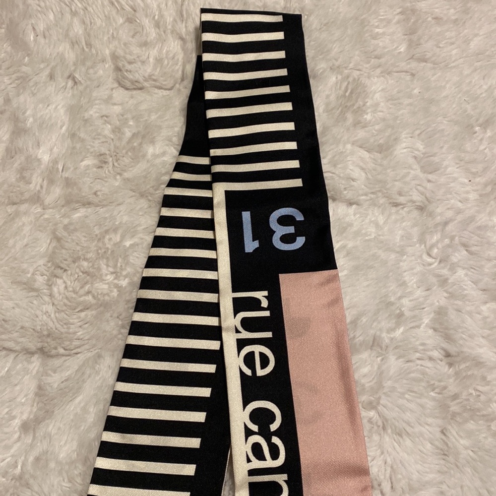New Authentic Chanel Bandeau scarf - Picture 6 of 7